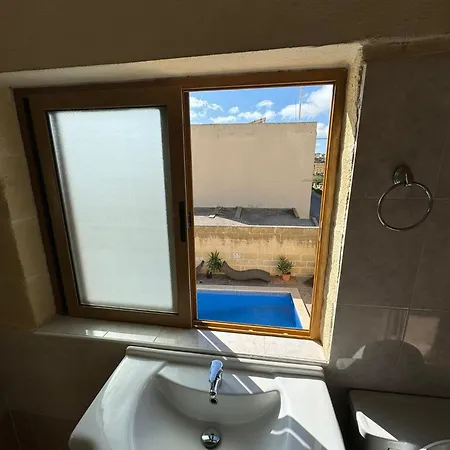 Tal-kaptan Hétvégi ház